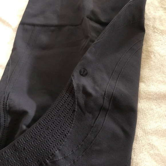 LULULEMON Leggings 7/8 Length - Picture 2 of 2